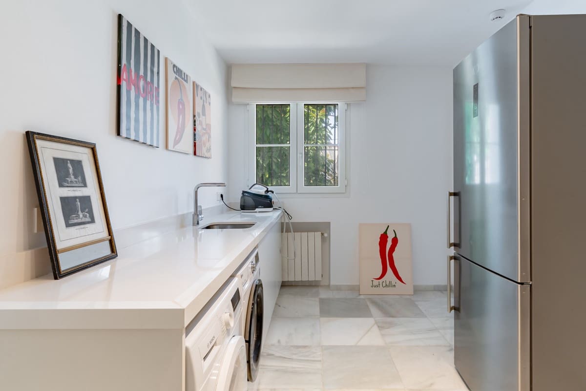 5 slaapkamer Villa te huur in Guadalmina met zwembad garage - € 35.000 (Ref: 9920611)