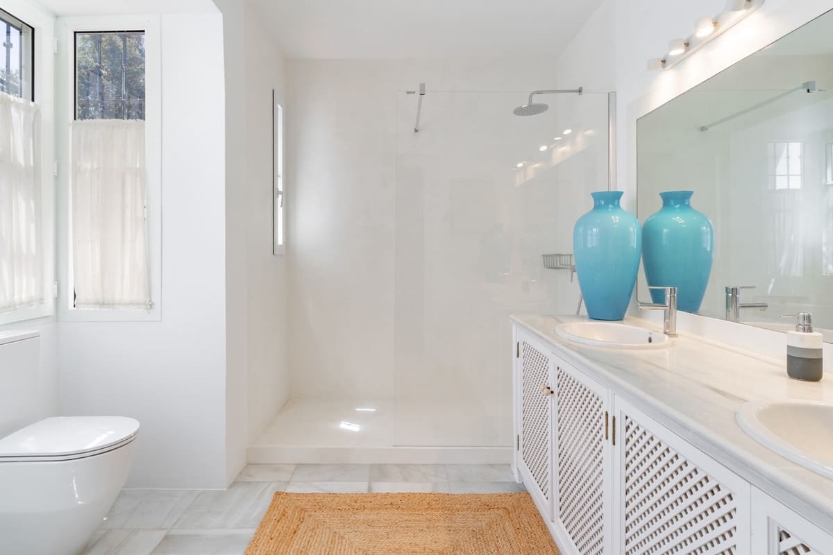 5 slaapkamer Villa te huur in Guadalmina met zwembad garage - € 35.000 (Ref: 9920611)