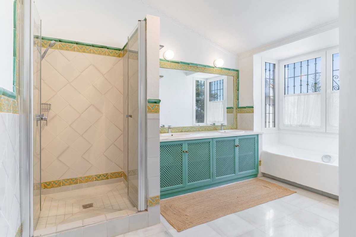 5 slaapkamer Villa te huur in Guadalmina met zwembad garage - € 35.000 (Ref: 9920611)