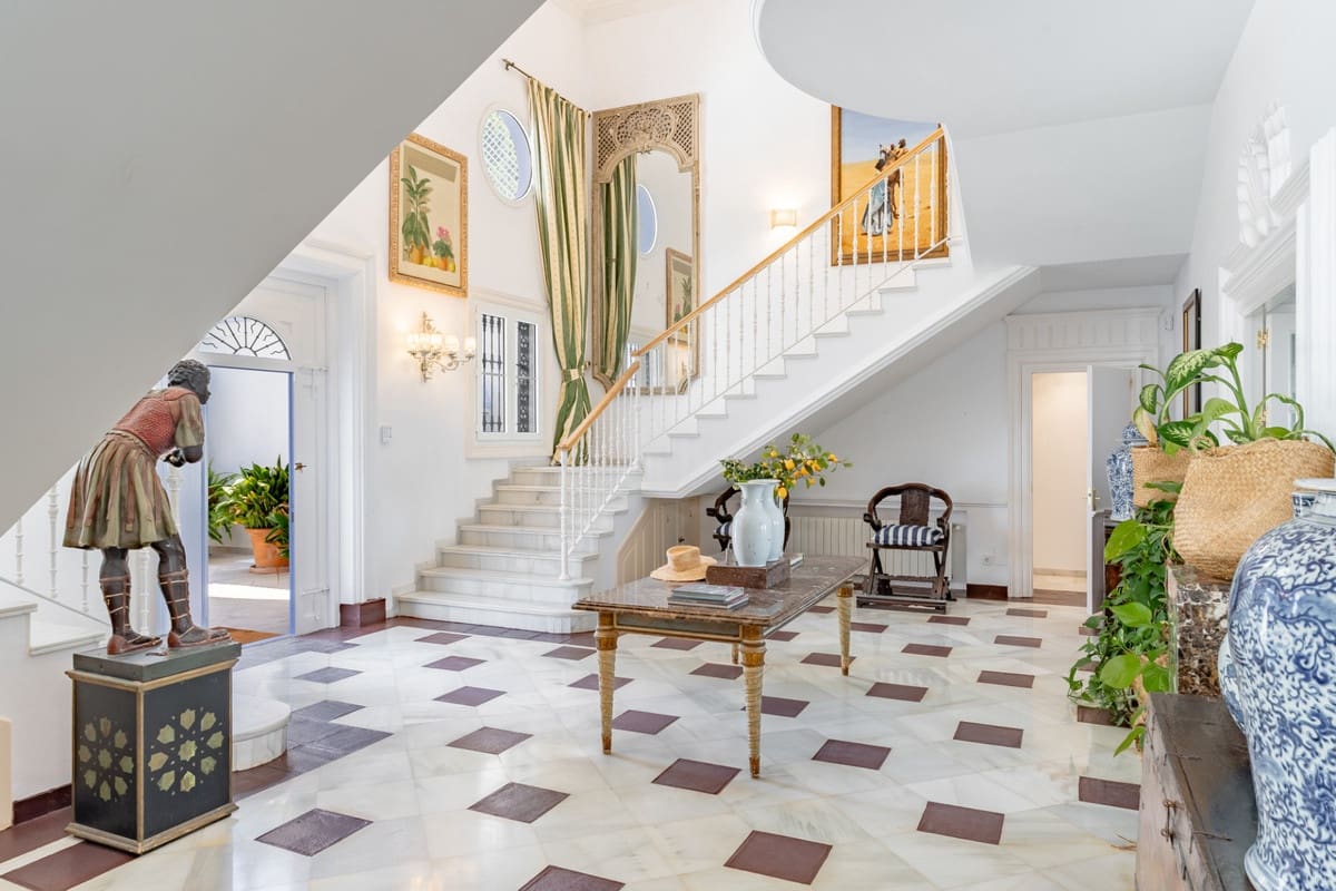 5 slaapkamer Villa te huur in Guadalmina met zwembad garage - € 35.000 (Ref: 9920611)