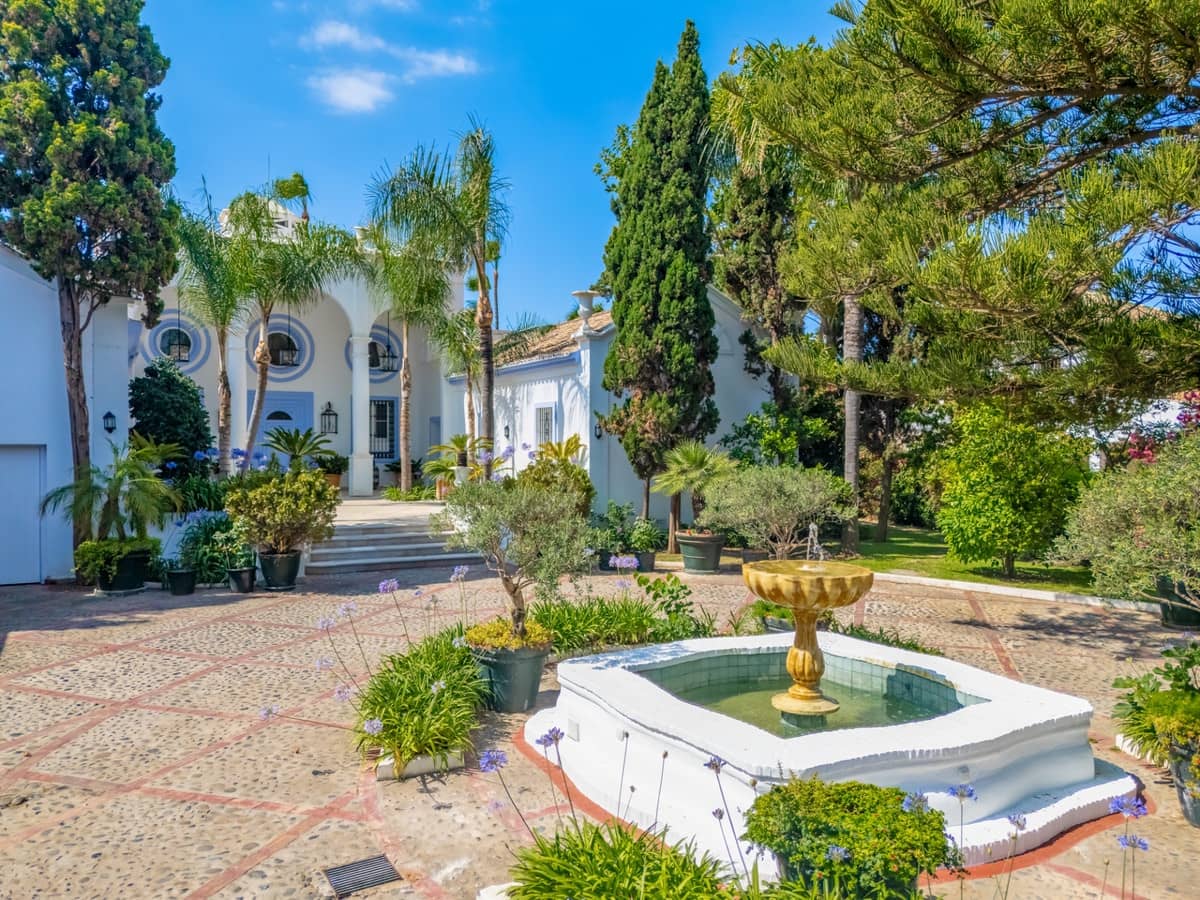 5 slaapkamer Villa te huur in Guadalmina met zwembad garage - € 35.000 (Ref: 9920611)
