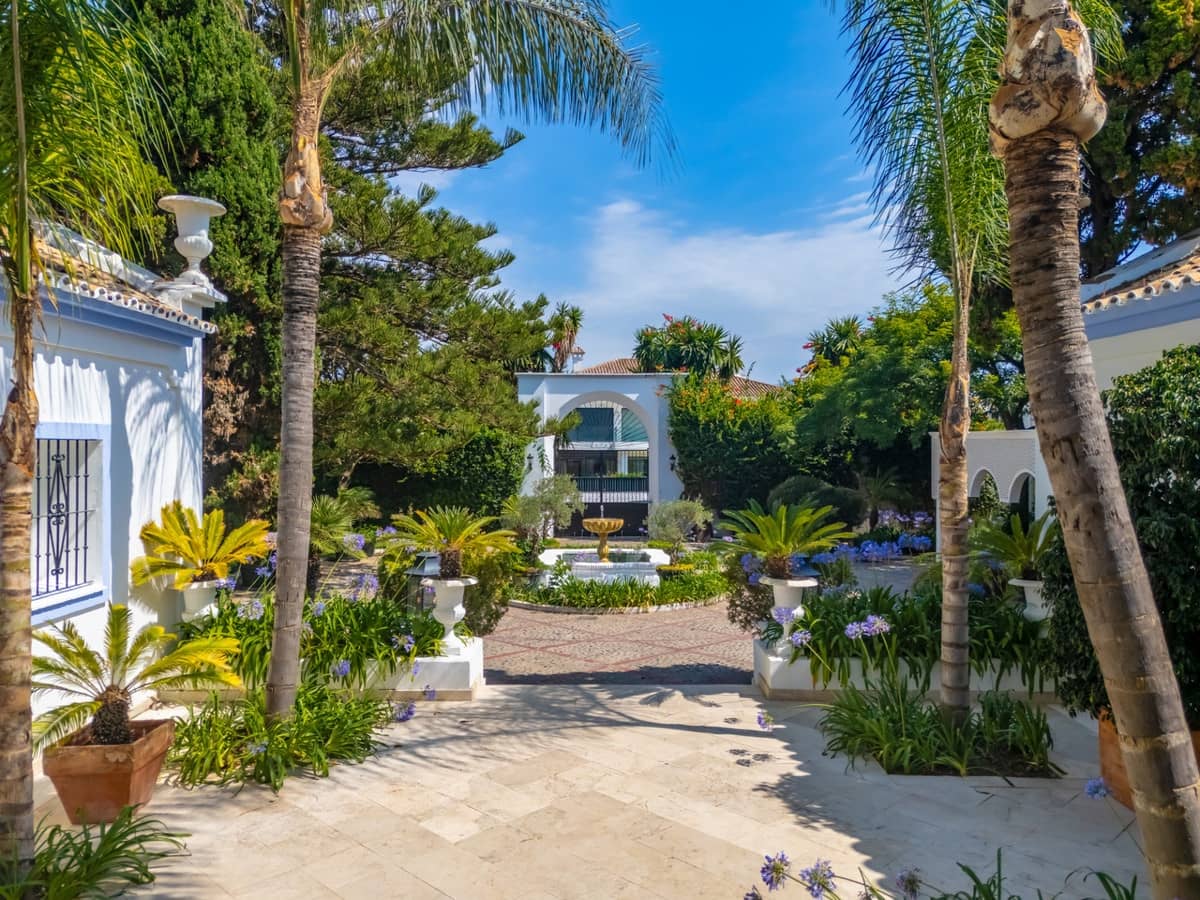 5 slaapkamer Villa te huur in Guadalmina met zwembad garage - € 35.000 (Ref: 9920611)