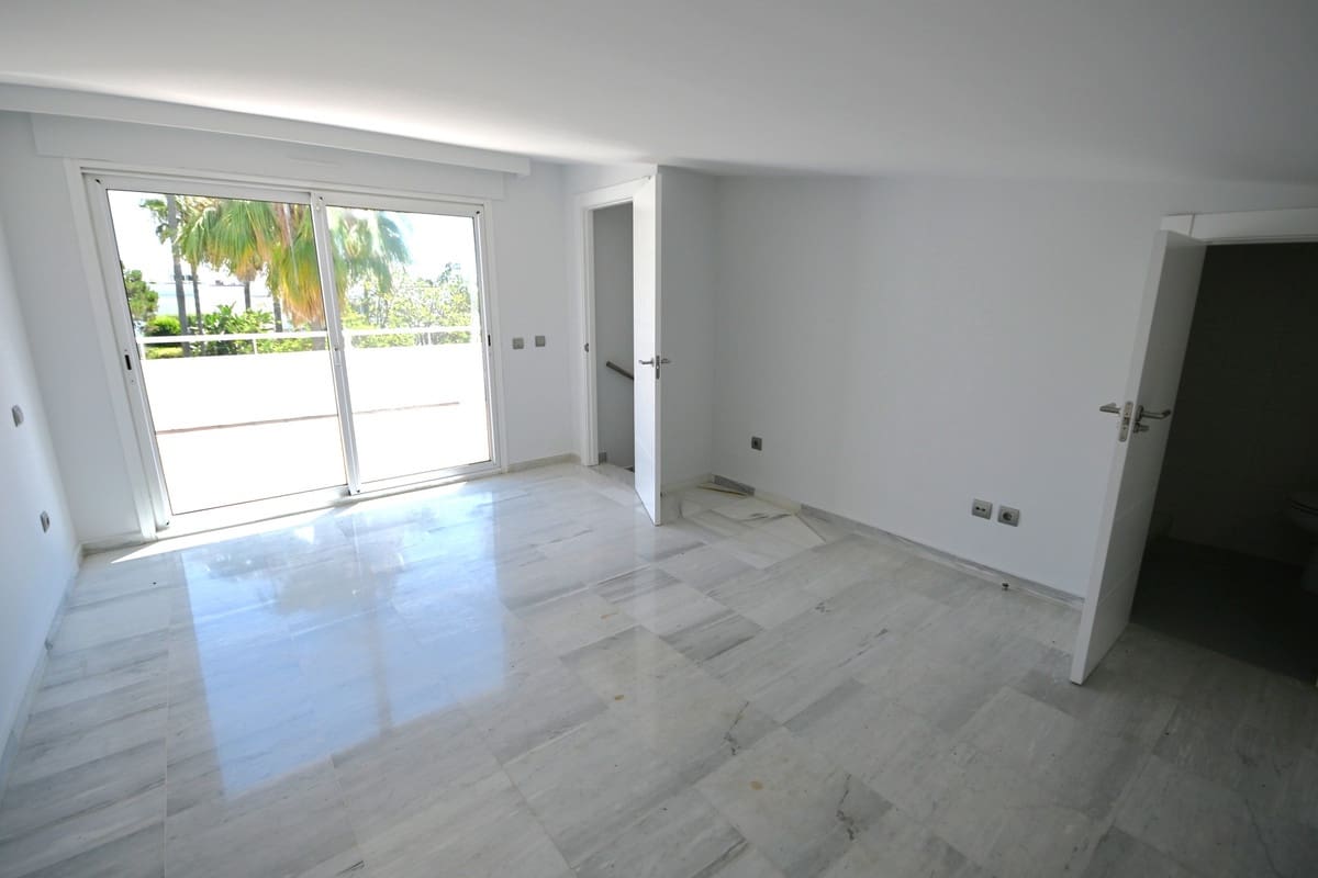 5 sypialnia Dom do wynajęcia w Guadalmina z basenem garażem - 3 500 € (Ref: 9942704)
