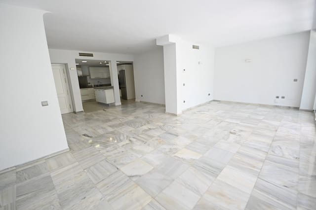 5 sypialnia Dom do wynajęcia w Guadalmina Baja, Marbella z basenem garażem - 3 500 € (Ref: 9942704)
