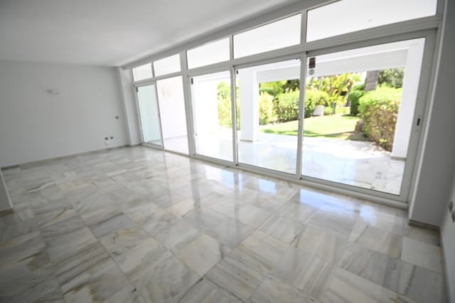 5 sypialnia Dom do wynajęcia w Guadalmina Baja, Marbella z basenem garażem - 3 500 € (Ref: 9942704)