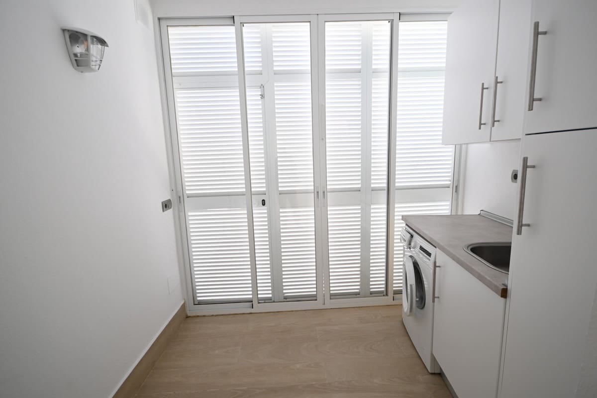 5 sypialnia Dom do wynajęcia w Guadalmina z basenem garażem - 3 500 € (Ref: 9942704)