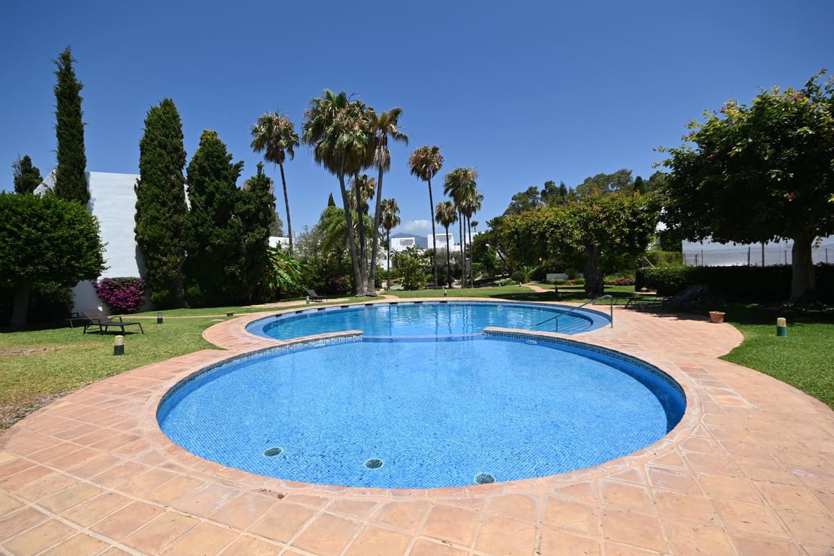 5 sypialnia Dom do wynajęcia w Guadalmina z basenem garażem - 3 500 € (Ref: 9942704)
