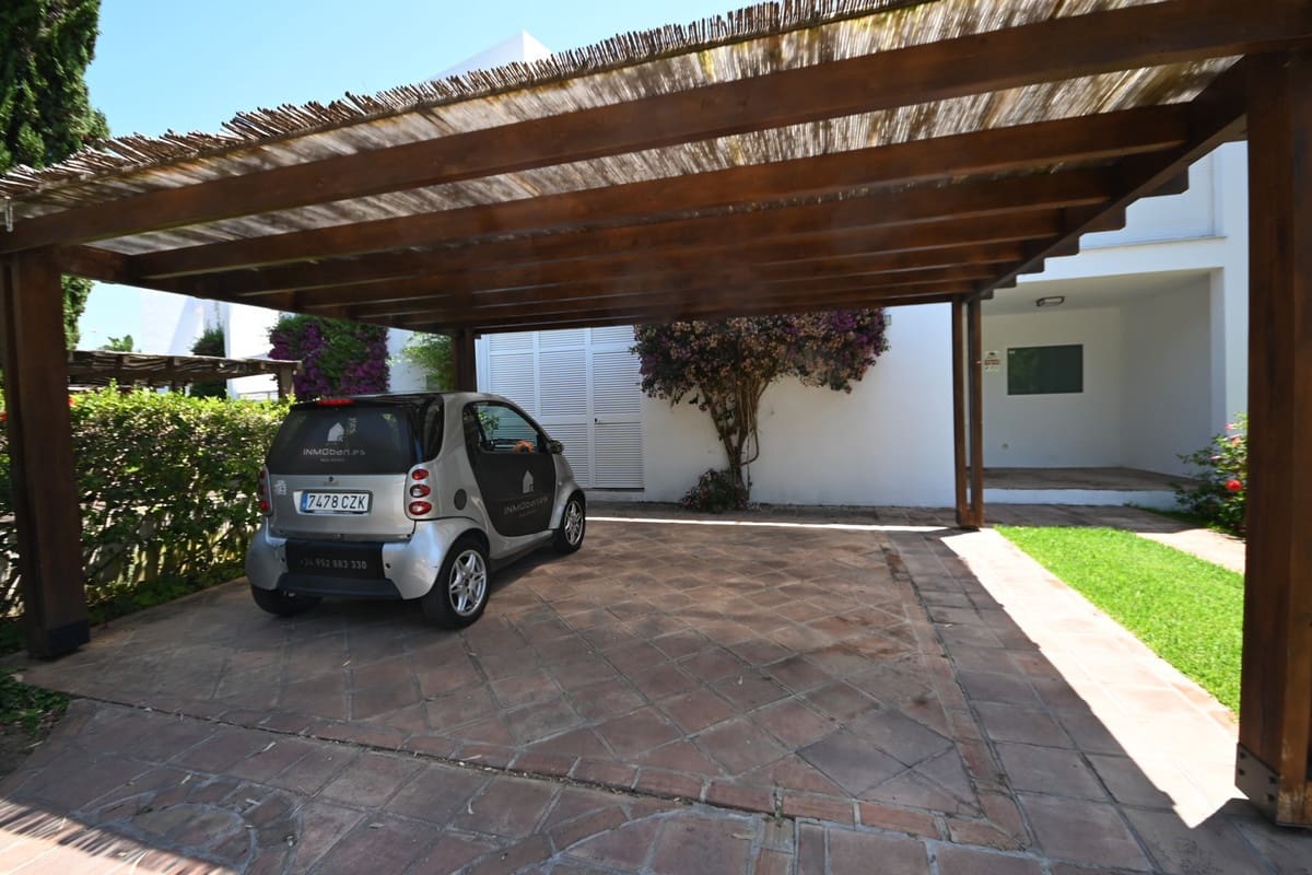 5 sypialnia Dom do wynajęcia w Guadalmina z basenem garażem - 3 500 € (Ref: 9942704)