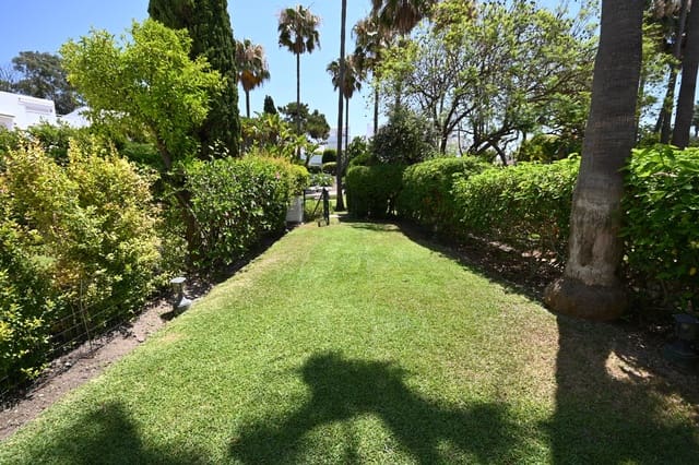 5 sypialnia Dom do wynajęcia w Guadalmina Baja, Marbella z basenem garażem - 3 500 € (Ref: 9942704)