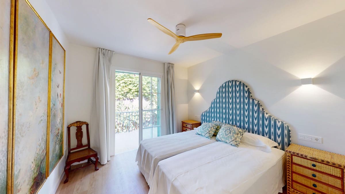 4 soveværelse Byhus til salg i Guadalmina med swimmingpool garage - € 825.000 (Ref: 9945910)