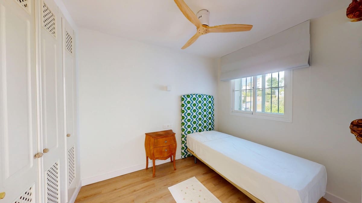 4 soveværelse Byhus til salg i Guadalmina med swimmingpool garage - € 825.000 (Ref: 9945910)