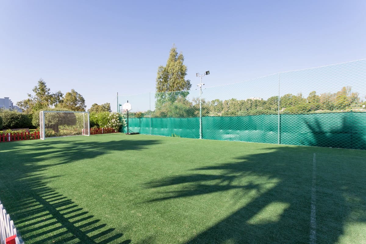 4 soveværelse Byhus til salg i Guadalmina med swimmingpool garage - € 825.000 (Ref: 9945910)