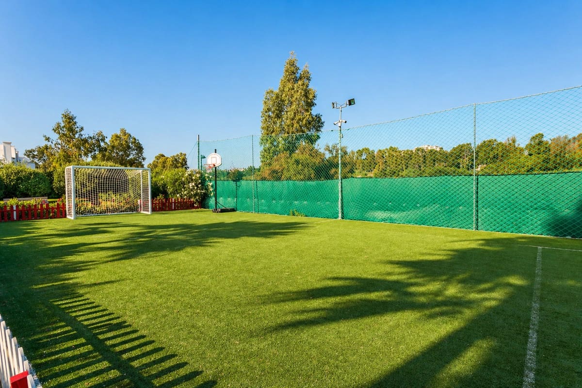 3 sovrum Lägenhet att hyra i Guadalmina med pool - 2 200 € (Ref: 9949973)