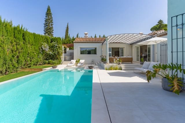 3 soveværelse Villa til salg i Guadalmina Alta, Marbella med swimmingpool garage - € 2.750.000 (Ref: 9975596)