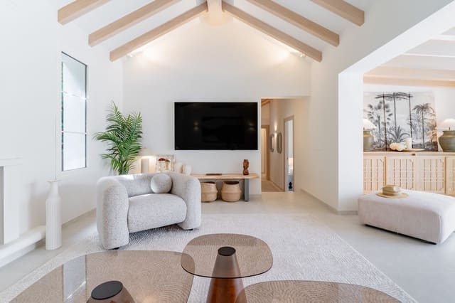 3 soveværelse Villa til salg i Guadalmina Alta, Marbella med swimmingpool garage - € 2.750.000 (Ref: 9975596)