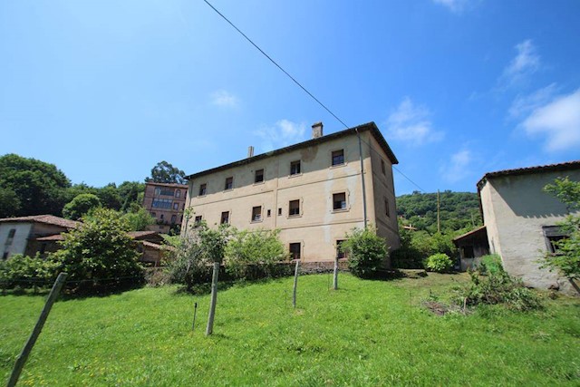 10 soveværelse Villa til salg i Colunga - € 280.000 (Ref: 3481123)