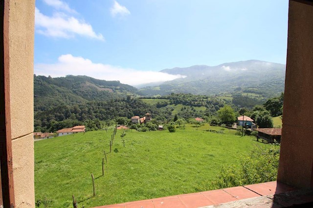 10 soveværelse Villa til salg i Colunga - € 280.000 (Ref: 3481123)