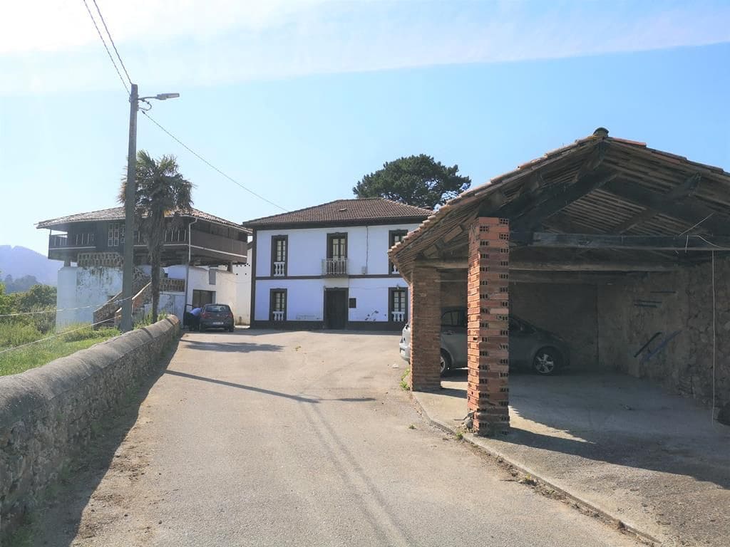 4 bedroom Finca/Country House for sale in Lugo de Llanera, Llanera €