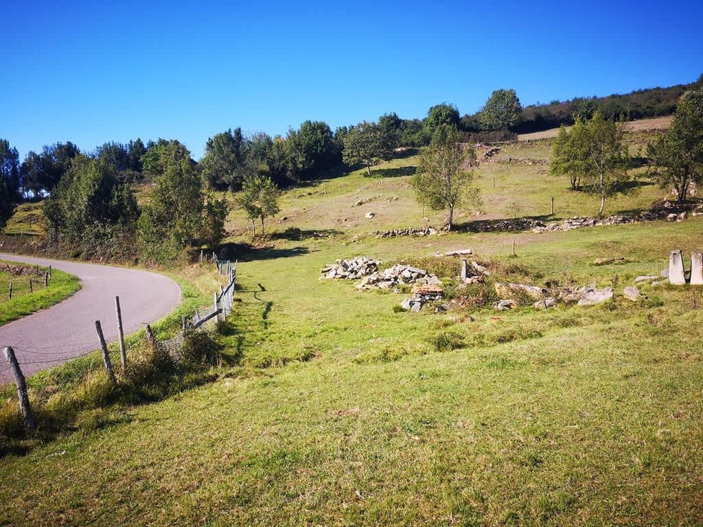 Finca/Landehus til salg i Salas - € 210.000 (Ref: 5888820)