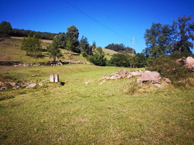 Finca/Landehus til salg i Salas - € 210.000 (Ref: 5888820)