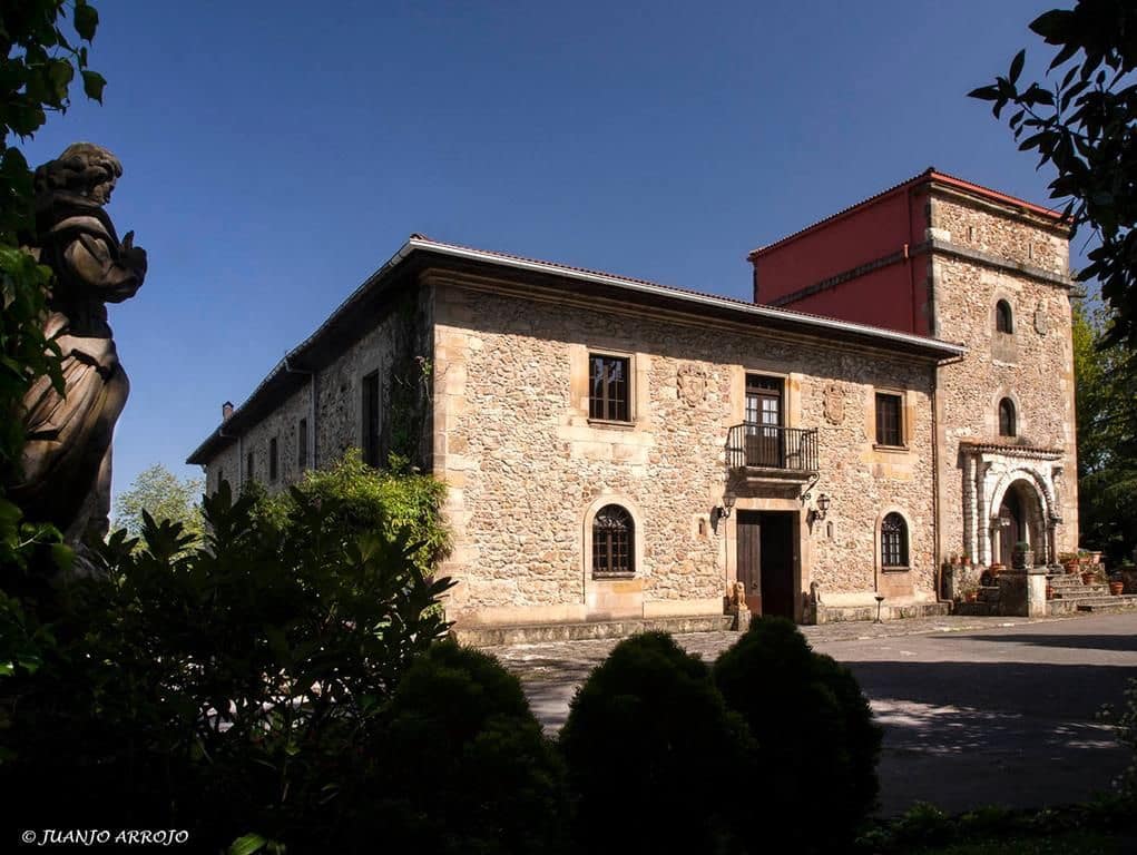 9 soveværelse Finca/Landehus til salg i Oviedo - € 3.250.000 (Ref: 5904841)