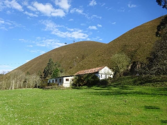 Finca/Herregård til salgs i Llanes med svømmebasseng - € 600 000 (Ref: 6111439)