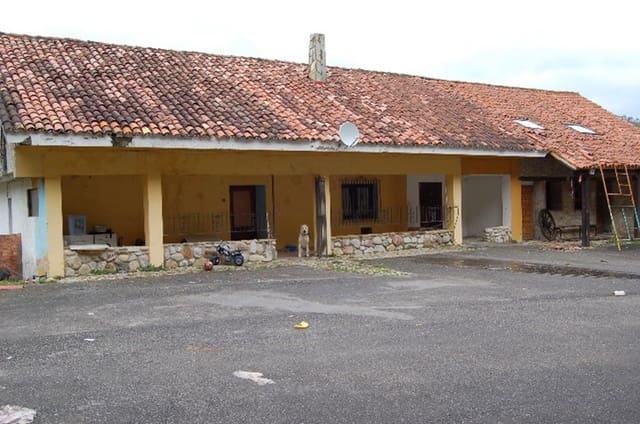 Guesthouse/B & B for sale in Llanes - € 600,000 (Ref: 6111439)