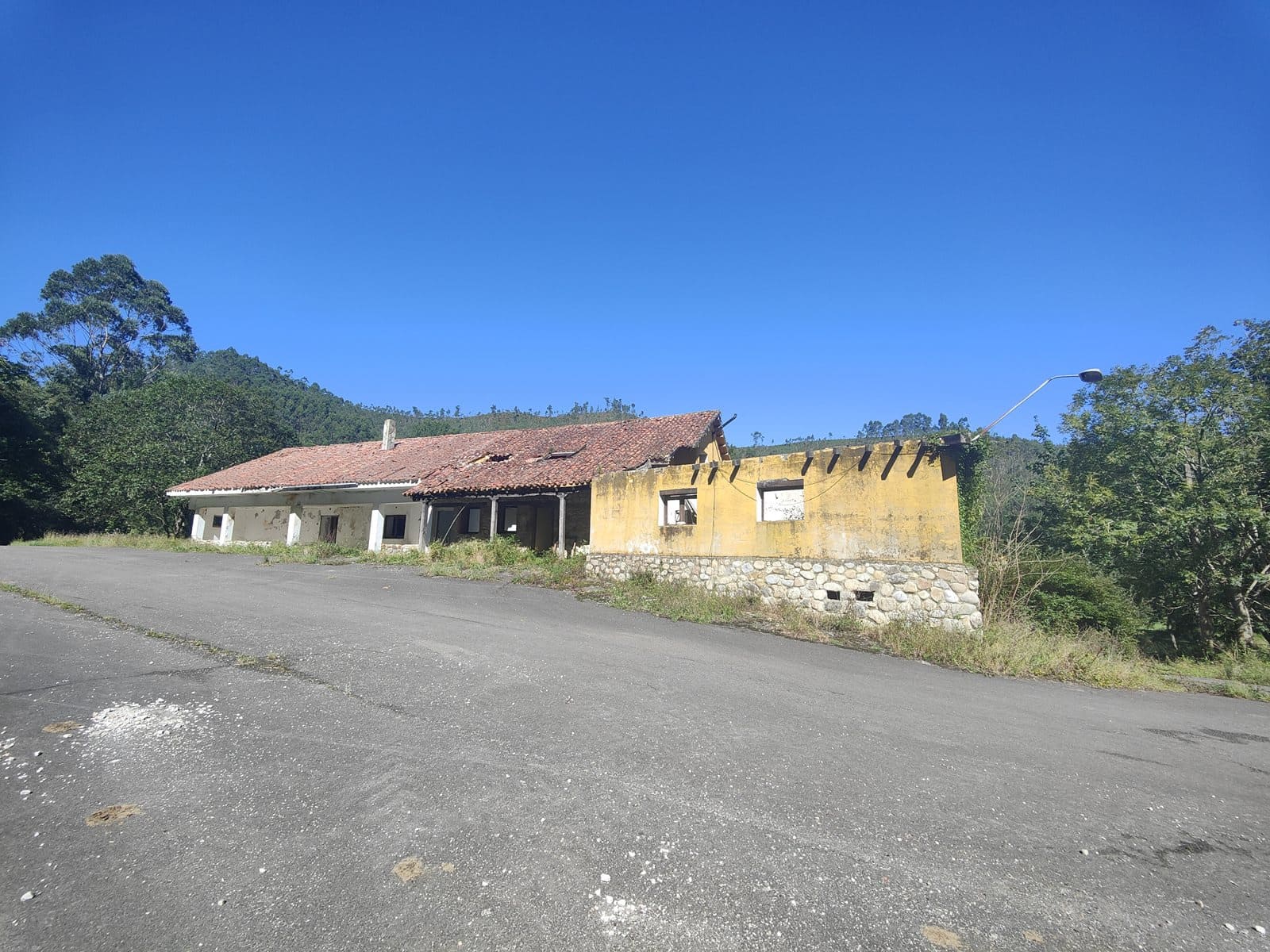 Finca/Herregård til salgs i Llanes med svømmebasseng - € 600 000 (Ref: 6111439)