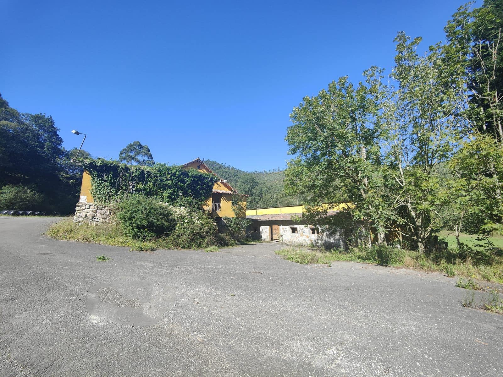 Finca/Herregård til salgs i Llanes med svømmebasseng - € 600 000 (Ref: 6111439)