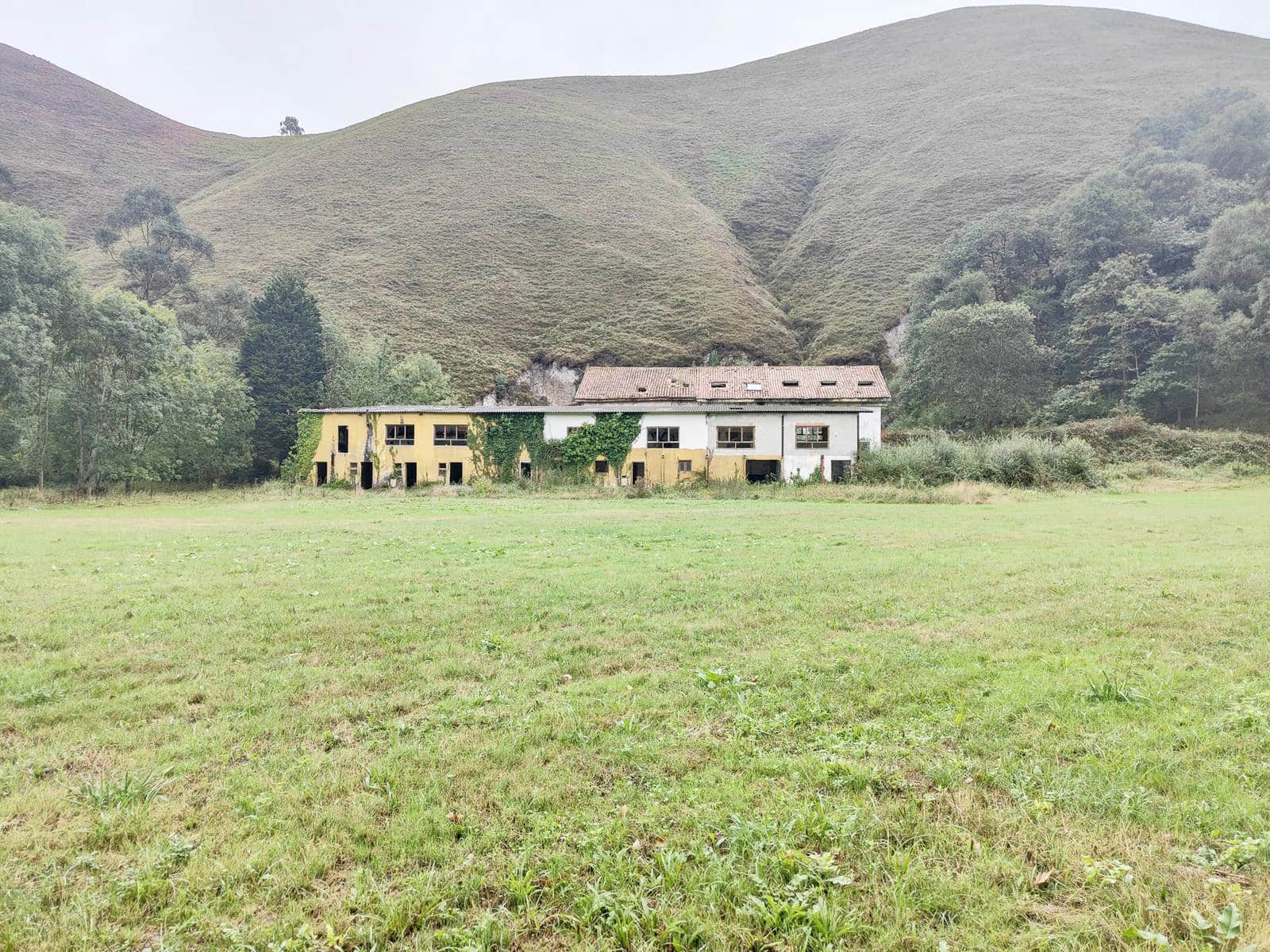 Finca/Herregård til salgs i Llanes med svømmebasseng - € 600 000 (Ref: 6111439)