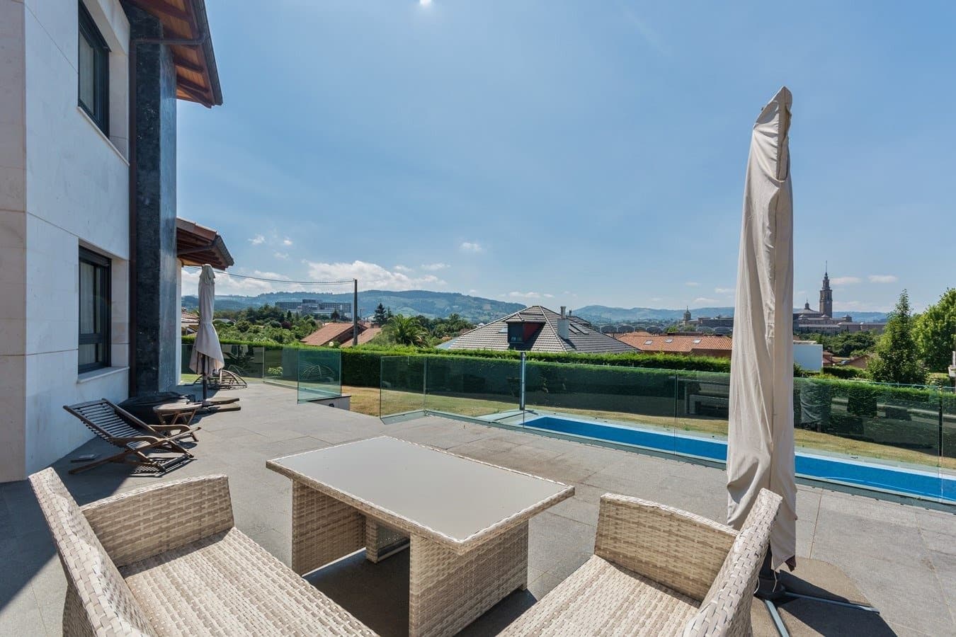 6 soveværelse Villa til salg i Gijon med swimmingpool garage - € 1.750.000 (Ref: 7422627)