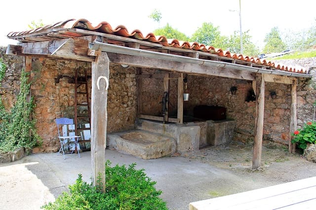 16 bedroom Hotel for sale in Arriondas - € 750,000 (Ref: 7422649)