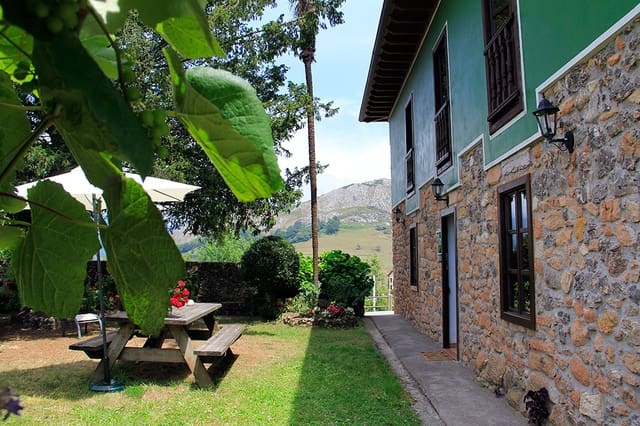 16 bedroom Hotel for sale in Arriondas - € 750,000 (Ref: 7422649)