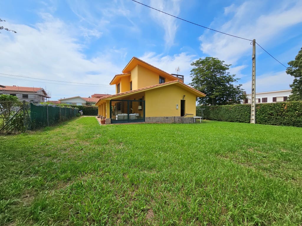 4 soveværelse Villa til salg i Colunga - € 670.000 (Ref: 7713807)