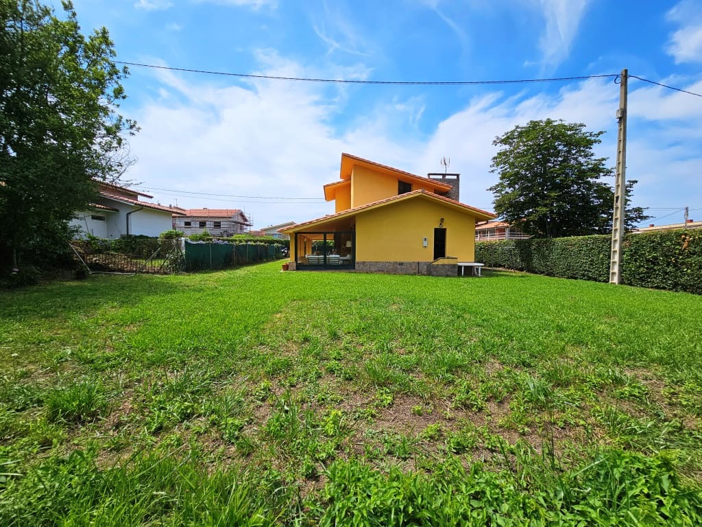 4 soveværelse Villa til salg i Colunga - € 670.000 (Ref: 7713807)