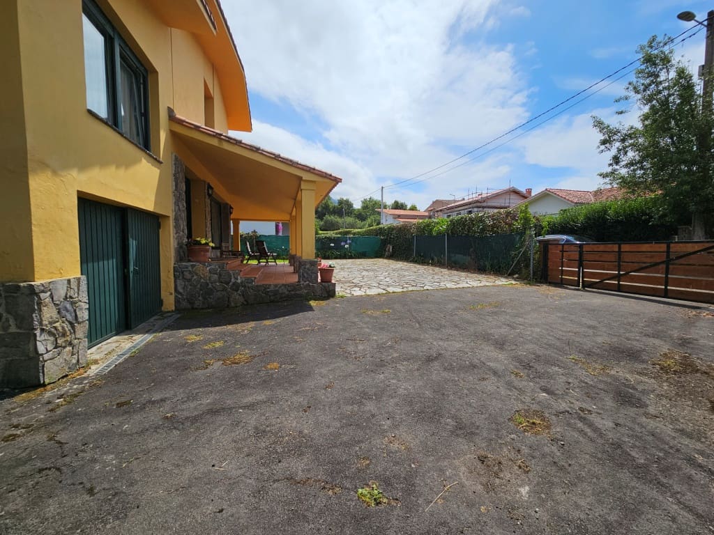 4 soveværelse Villa til salg i Colunga - € 670.000 (Ref: 7713807)