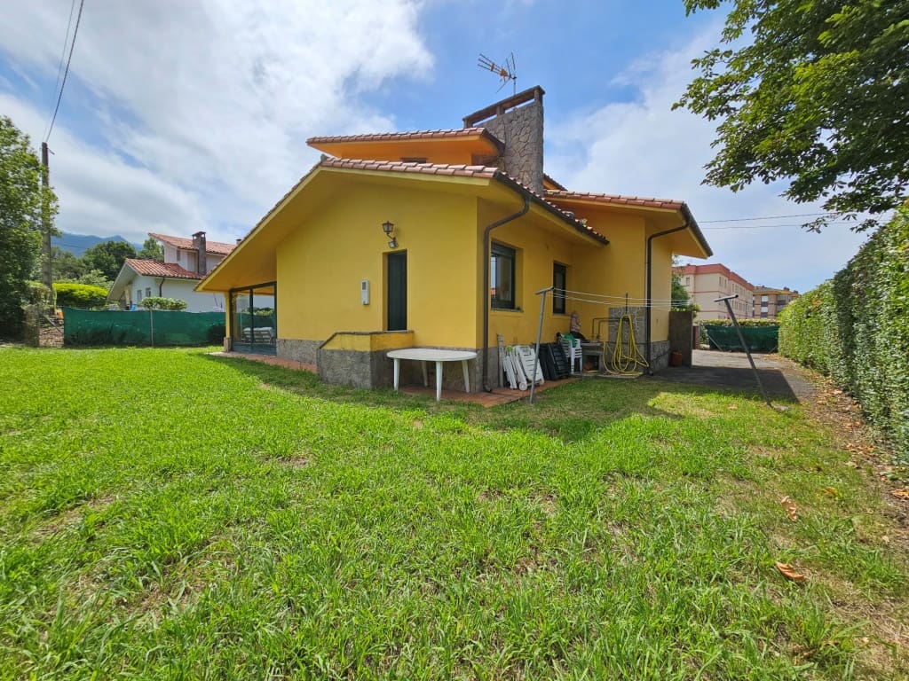 4 soveværelse Villa til salg i Colunga - € 670.000 (Ref: 7713807)