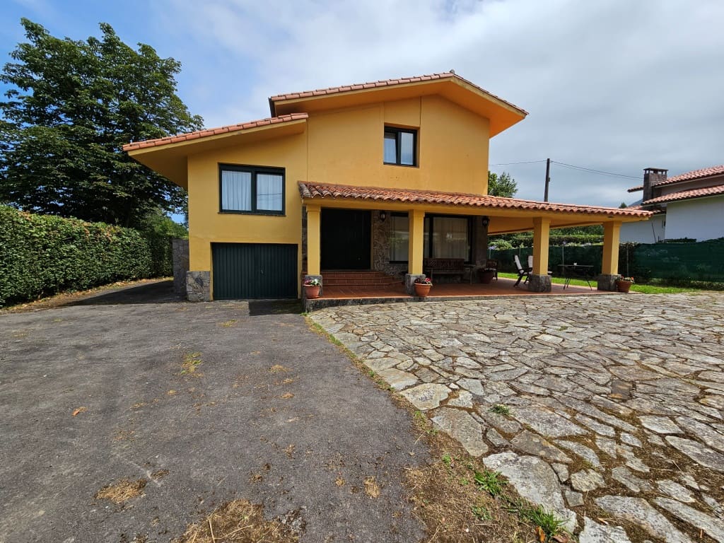 4 soveværelse Villa til salg i Colunga - € 670.000 (Ref: 7713807)