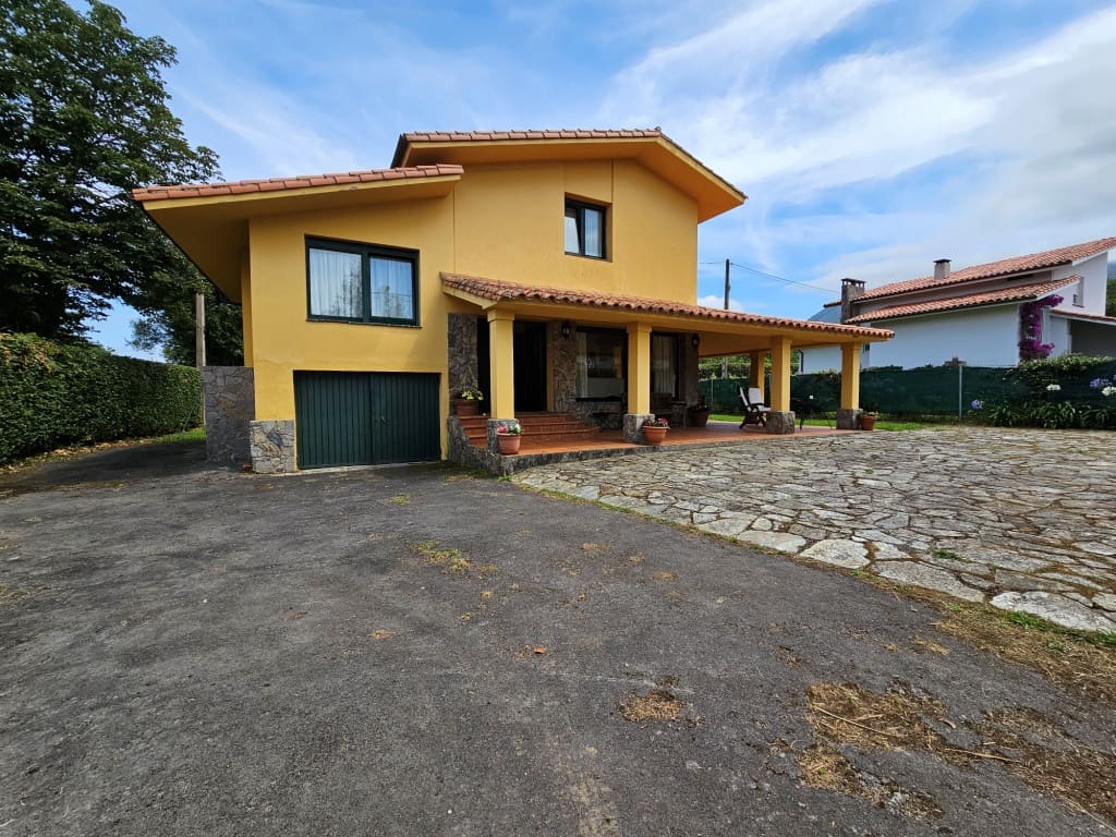 4 soveværelse Villa til salg i Colunga - € 670.000 (Ref: 7713807)