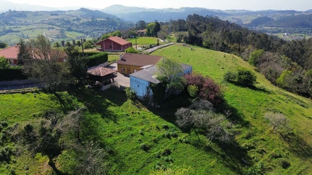3 bedroom Finca/Country House for sale in Gijón - € 230,000 (Ref: 7963101)
