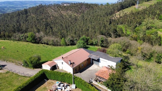 3 bedroom Finca/Country House for sale in Gijón - € 230,000 (Ref: 7963101)