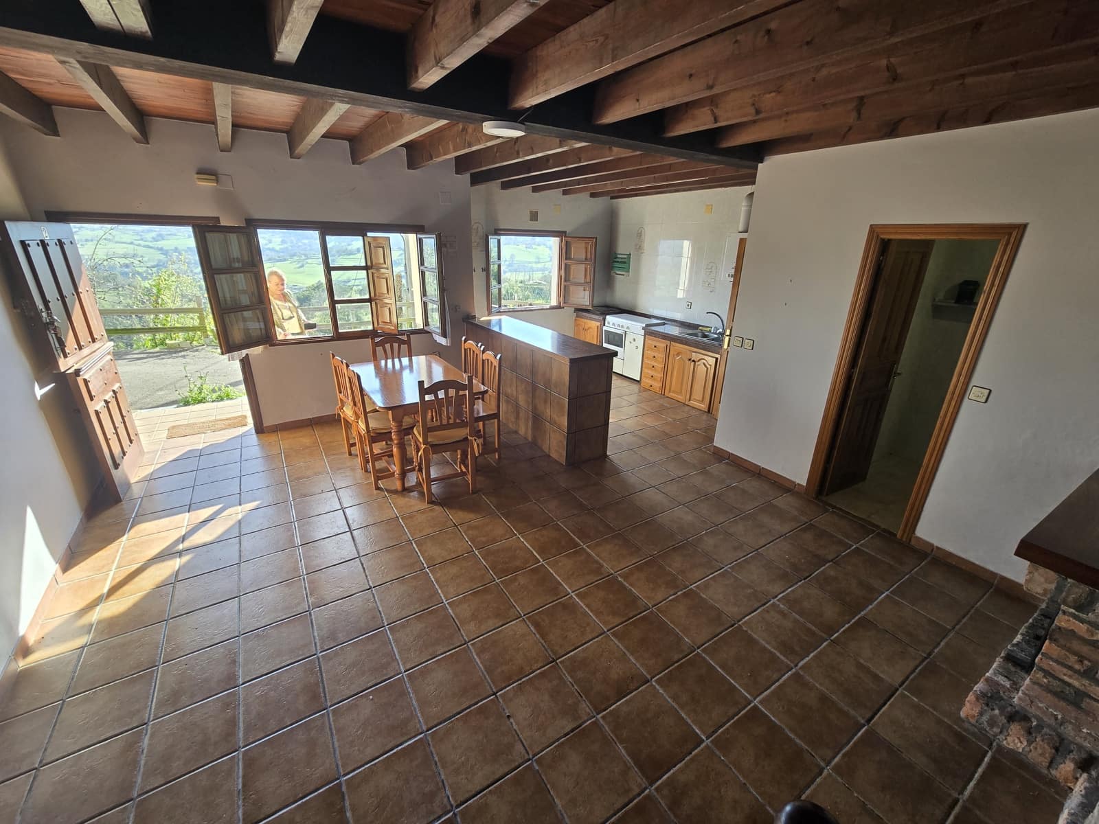 6 soveværelse Semi-Rækkehus til salg i Pilona med garage - € 250.000 (Ref: 8674653)