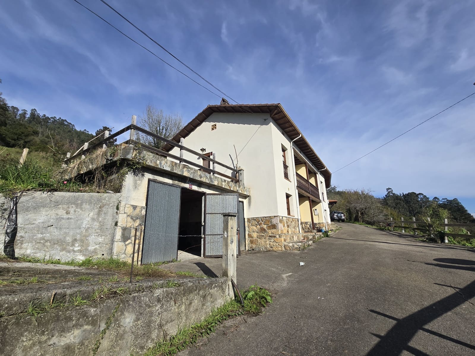 6 soveværelse Semi-Rækkehus til salg i Pilona med garage - € 250.000 (Ref: 8674653)