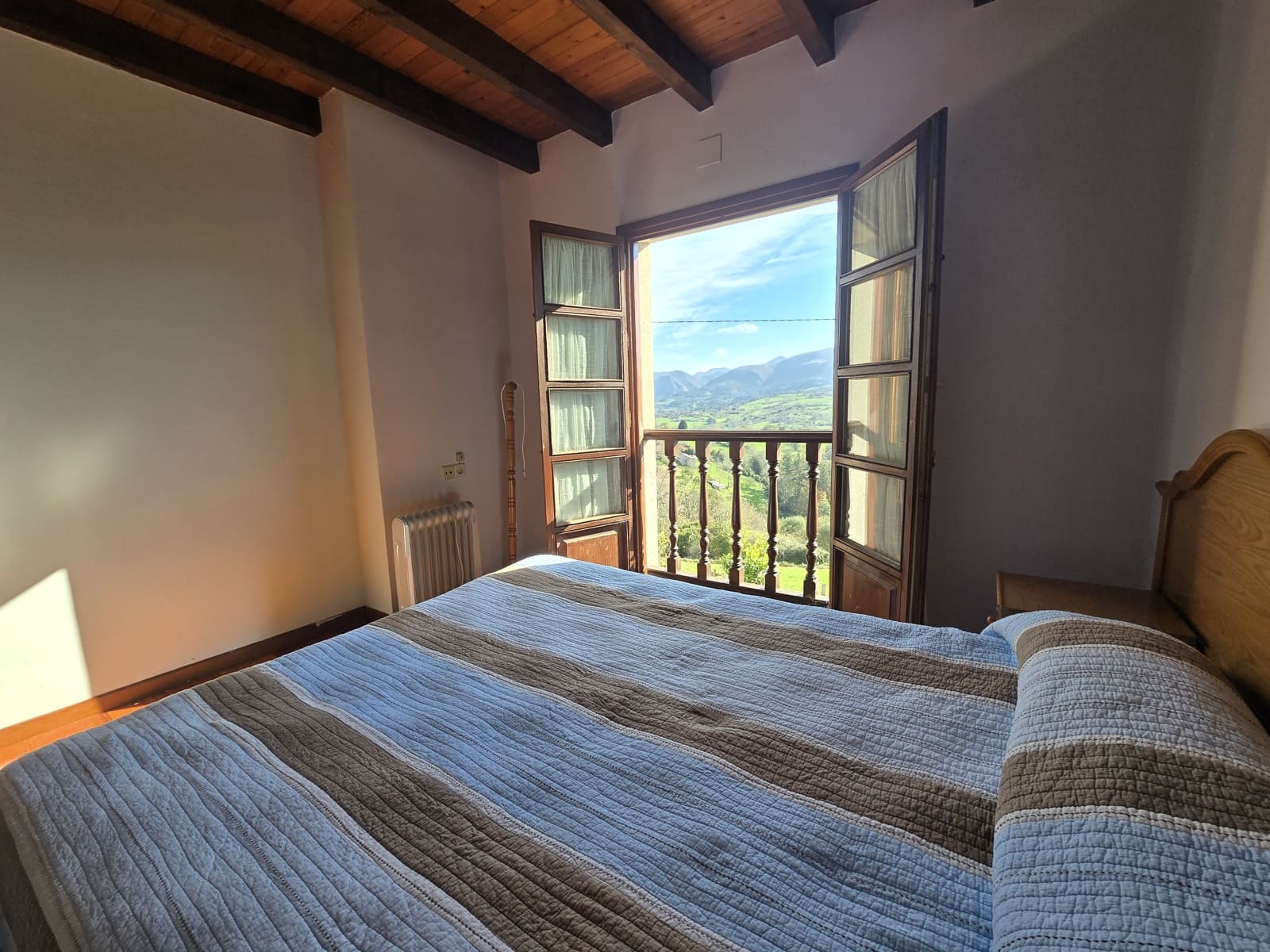 6 soveværelse Semi-Rækkehus til salg i Pilona med garage - € 250.000 (Ref: 8674653)