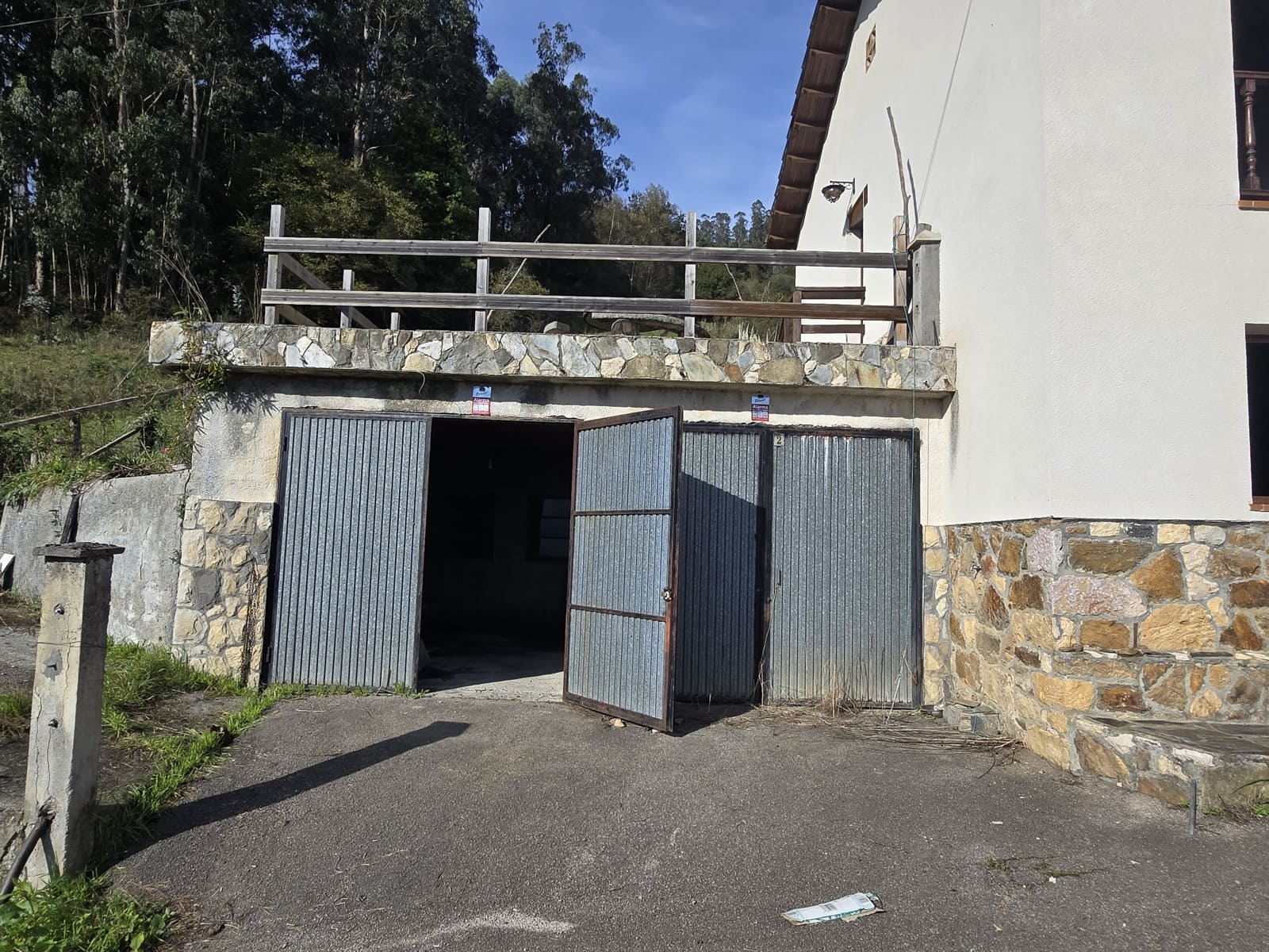 6 soveværelse Semi-Rækkehus til salg i Pilona med garage - € 250.000 (Ref: 8674653)