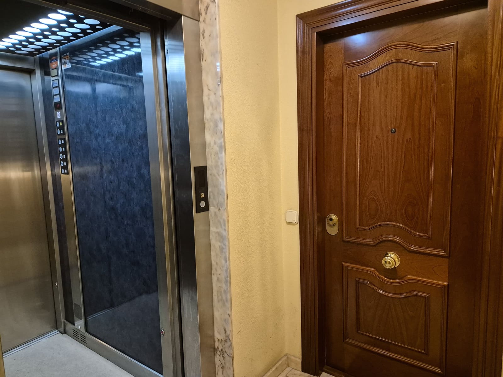 2 soveværelse Lejlighed til salg i Gijon med garage - € 325.000 (Ref: 8705649)