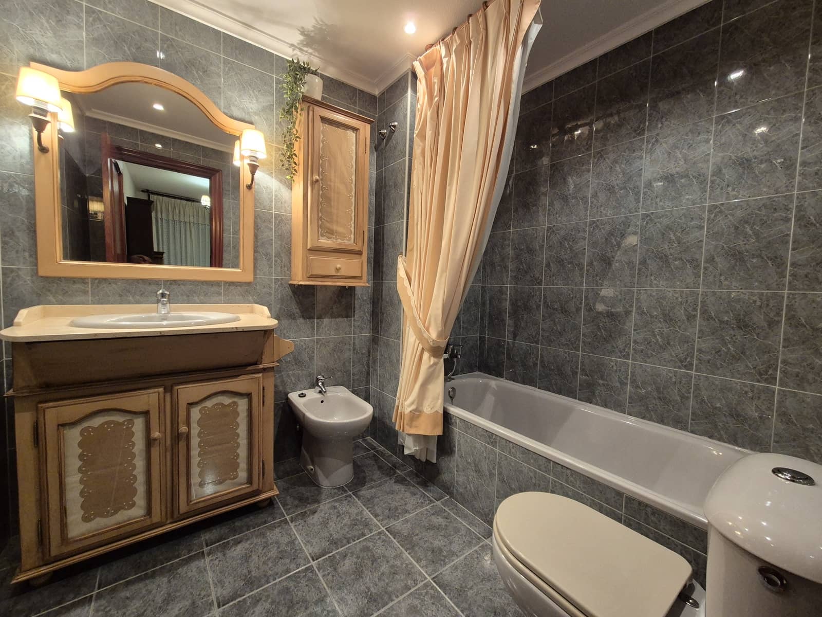 2 soveværelse Lejlighed til salg i Gijon med garage - € 325.000 (Ref: 8705649)