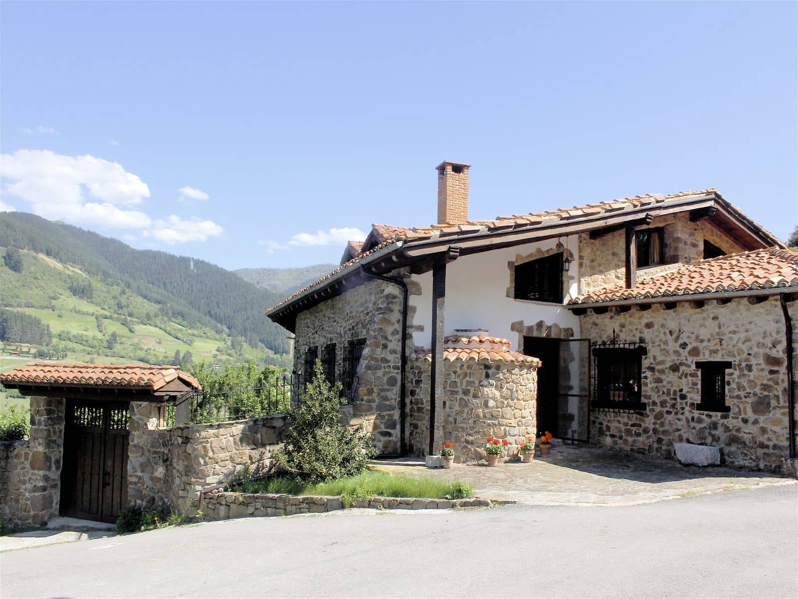 6 soveværelse Finca/Landehus til salg i Potes - € 490.000 (Ref: 8839797)