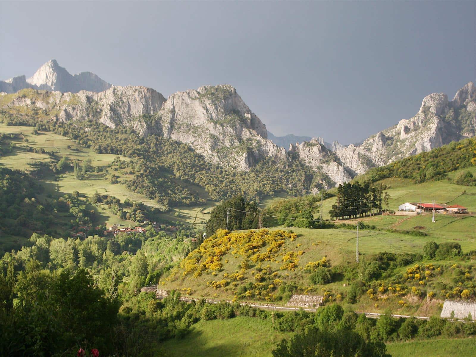 6 soveværelse Finca/Landehus til salg i Potes - € 490.000 (Ref: 8839797)