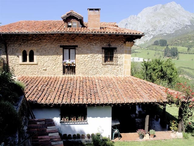 6 slaapkamer Finca/Landhuis te koop in Potes - € 490.000 (Ref: 8839797)